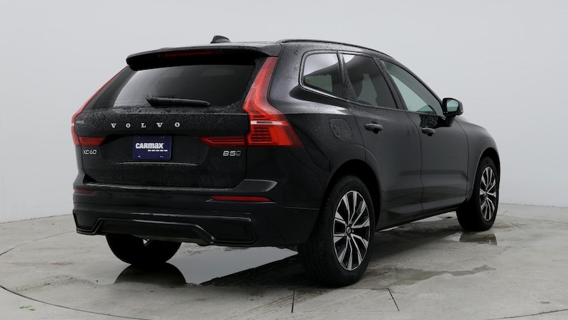 2023 Volvo XC60 B5 Plus 8