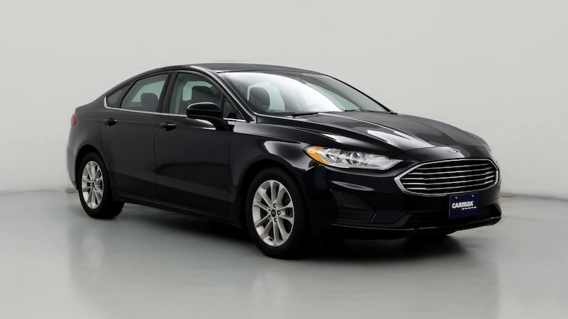 2019 Ford Fusion SE Hero Image