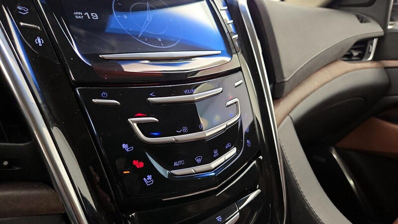 2015 Cadillac Escalade Luxury 16