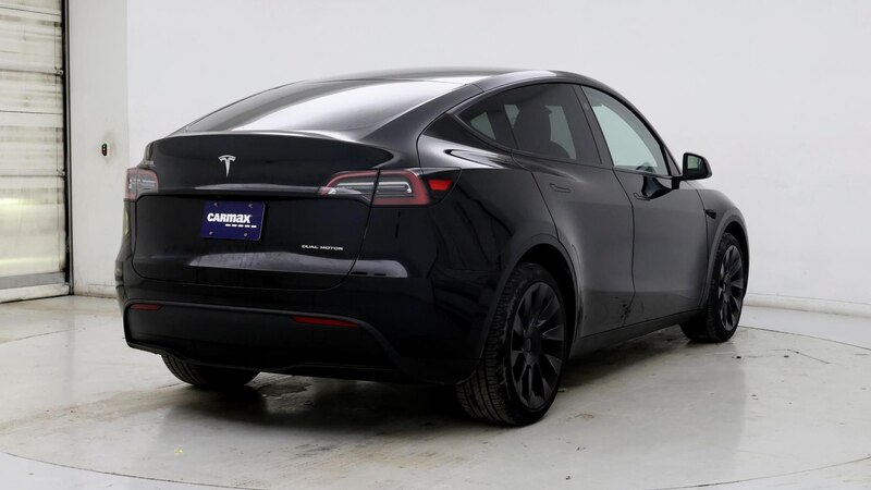 2024 Tesla Model Y Long Range 8