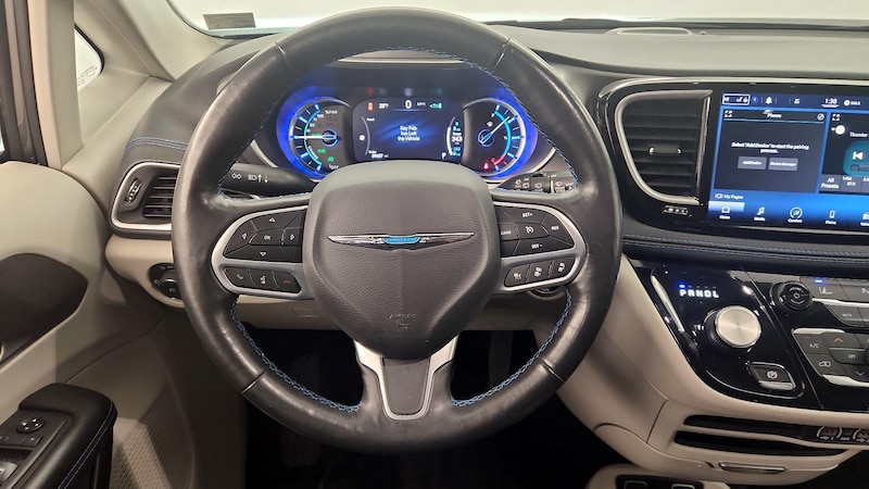 2021 Chrysler Pacifica Hybrid Touring 10