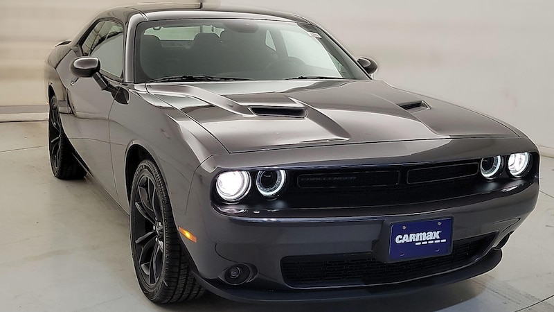 2018 Dodge Challenger SXT Hero Image