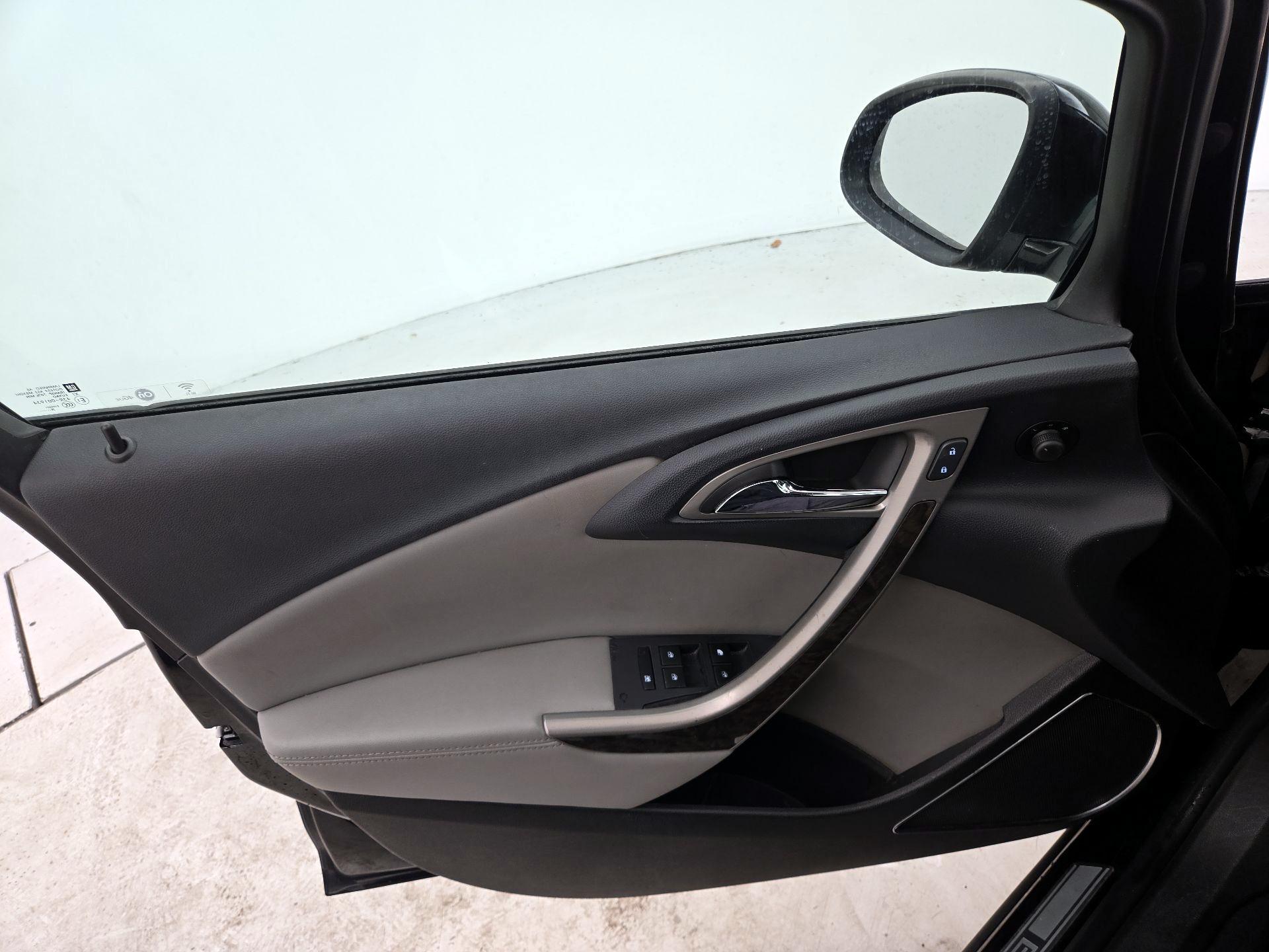 Thumbnail: 2016 Buick Verano - 12