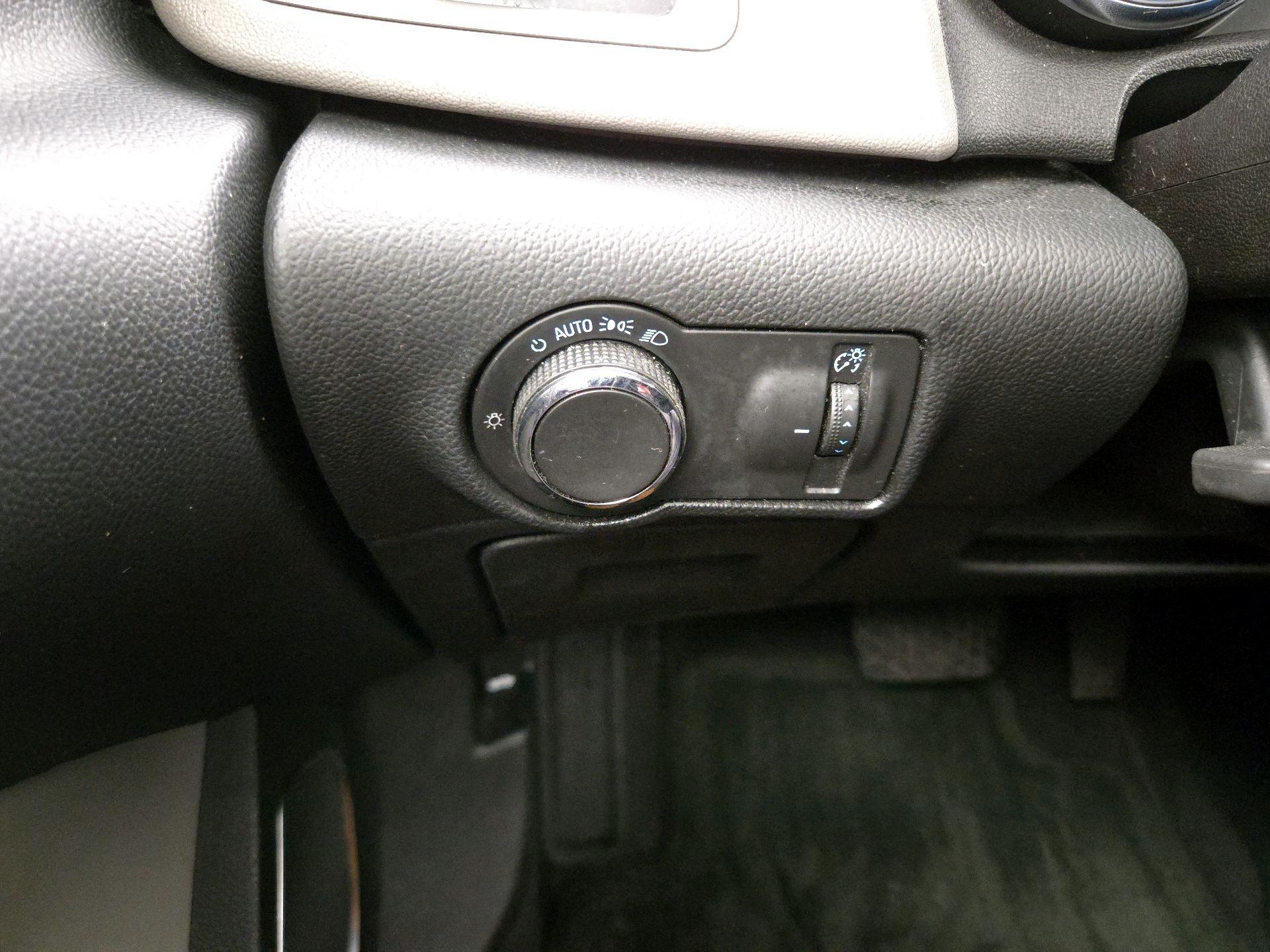 Thumbnail: 2016 Buick Verano - 13