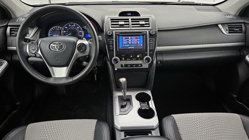 2013 Toyota Camry SE 9