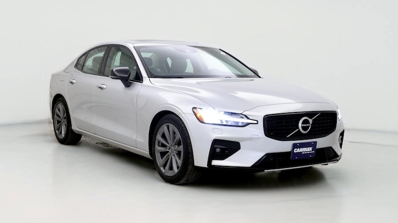 2022 Volvo S60 B5 Momentum Hero Image