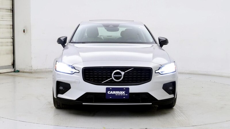 2022 Volvo S60 B5 Momentum 5