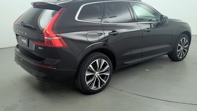 2022 Volvo XC60 B5 Momentum 5