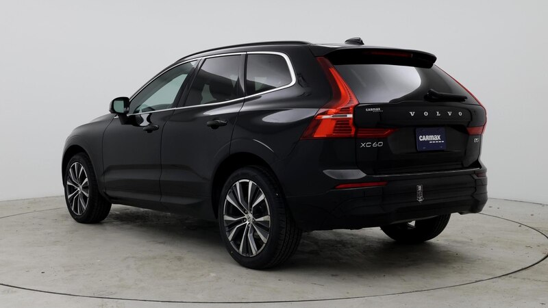 2022 Volvo XC60 B5 Momentum 2