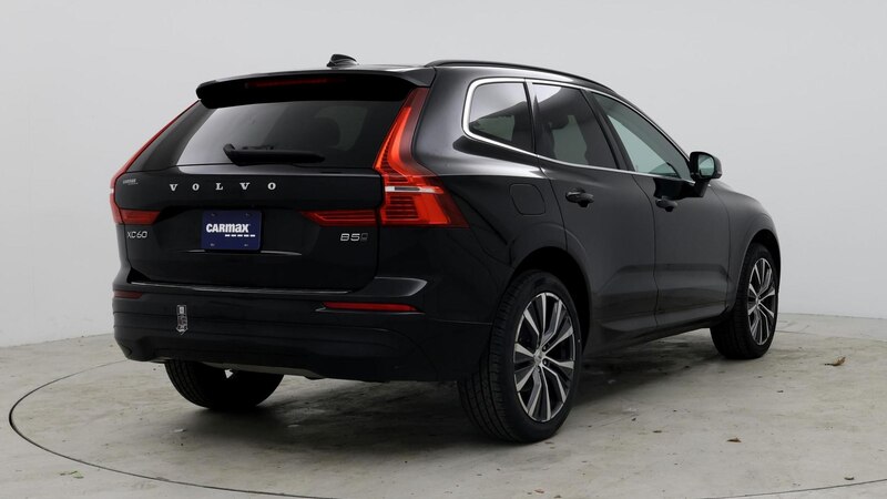 2022 Volvo XC60 B5 Momentum 8