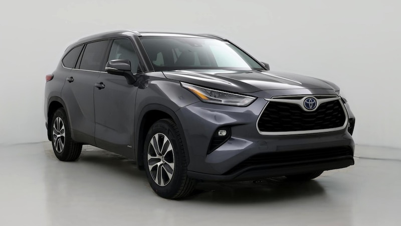 2022 Toyota Highlander XLE Hero Image