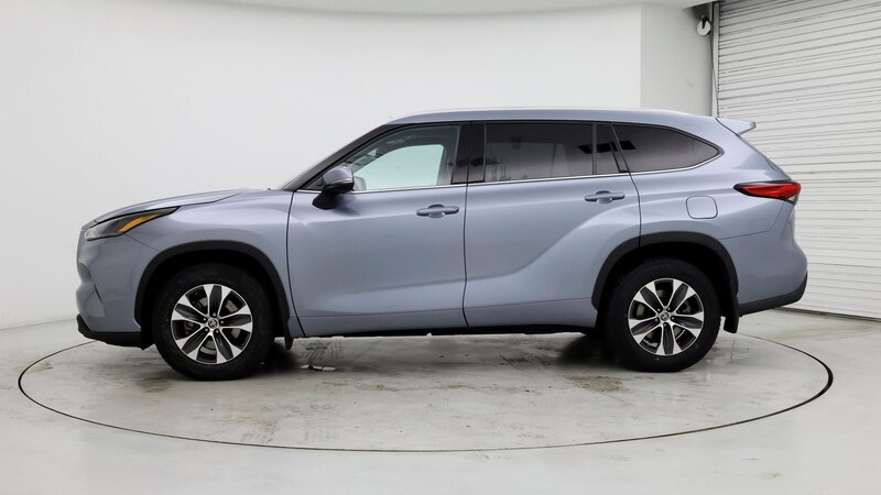 2022 Toyota Highlander XLE 3