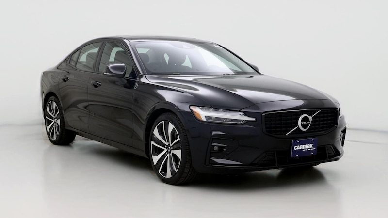 2022 Volvo S60 B5 Momentum Hero Image