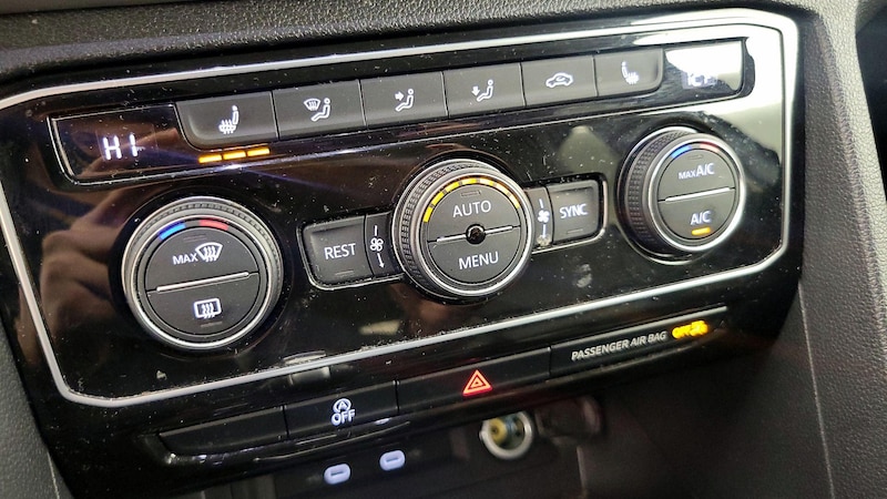 2022 Volkswagen Atlas SE 16