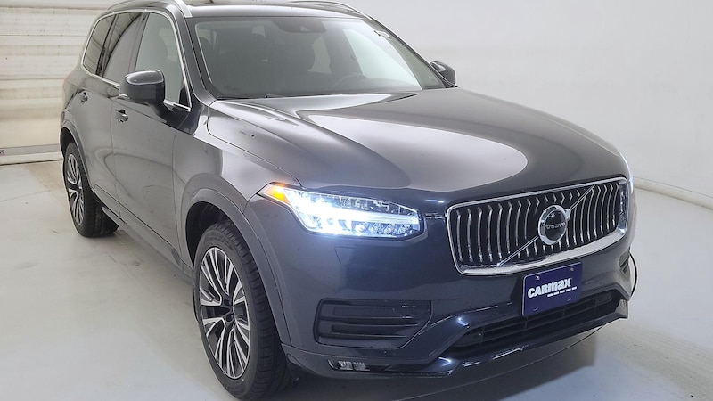 2022 Volvo XC90 T6 Momentum Hero Image