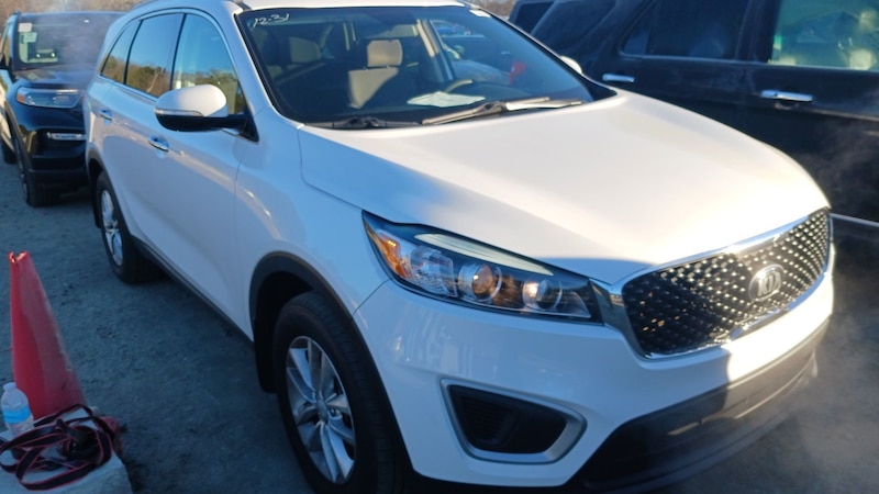 2018 Kia Sorento LX Hero Image