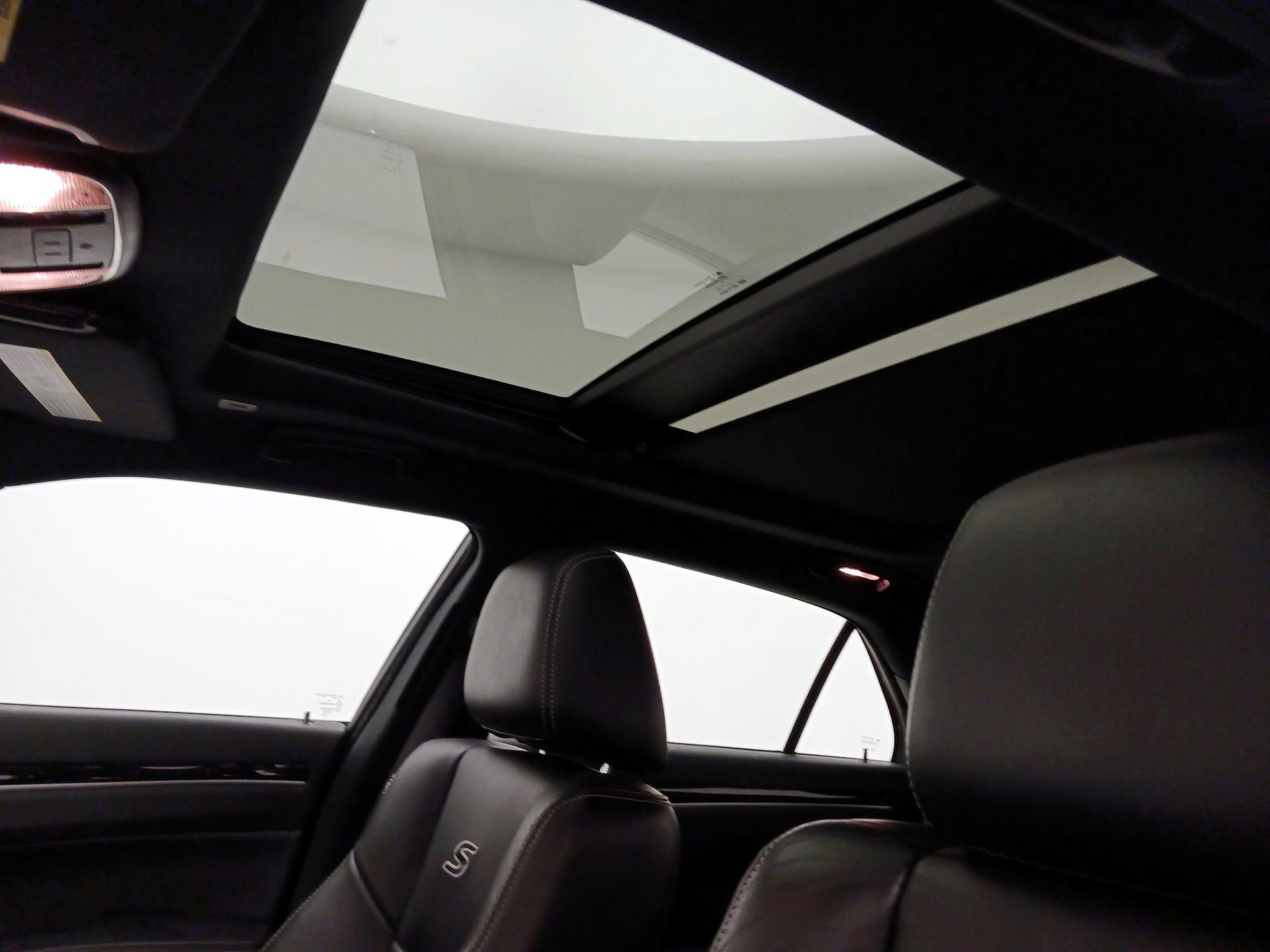 Thumbnail: 2022 Chrysler 300 - 20