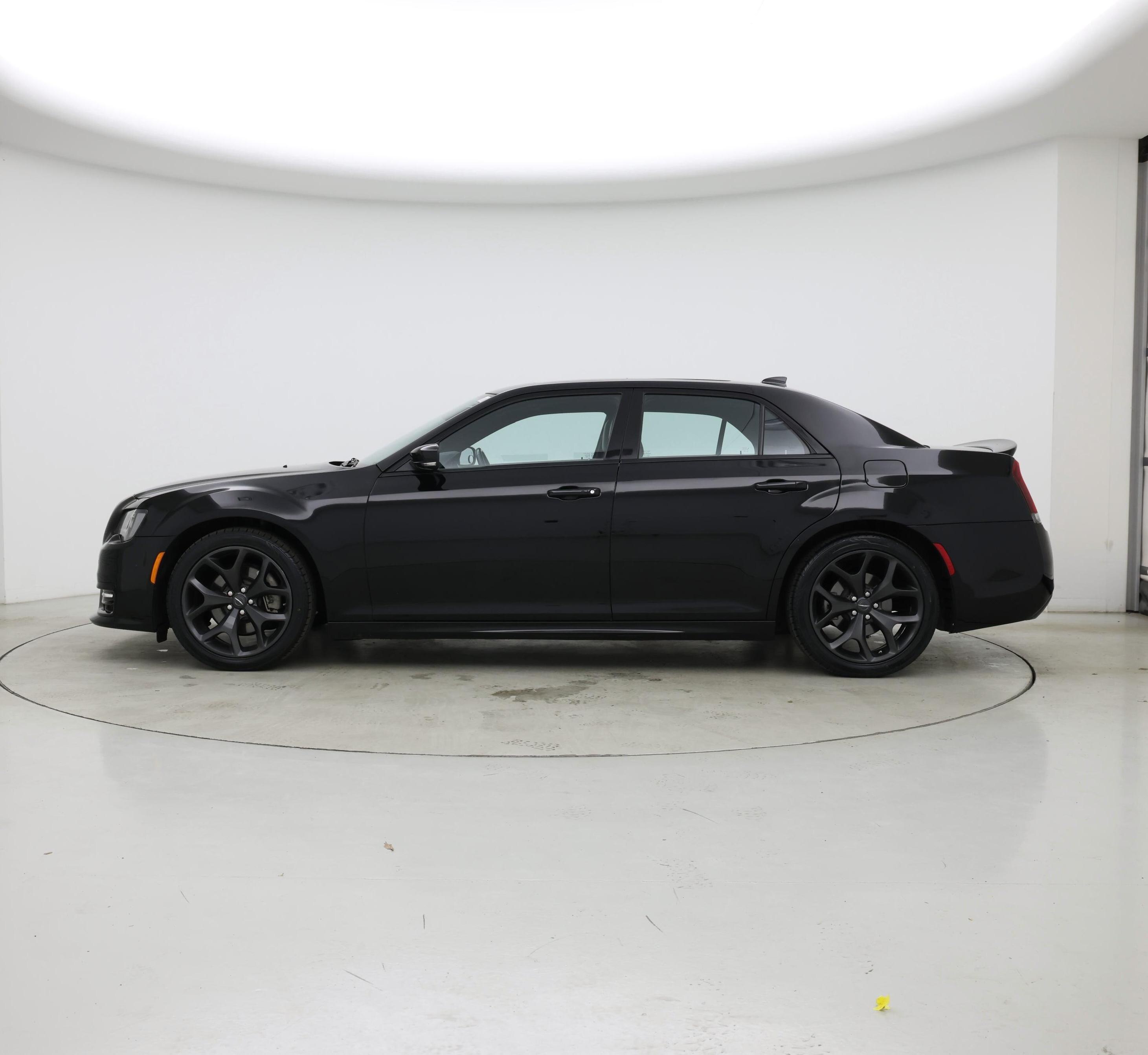 Thumbnail: 2022 Chrysler 300 - 3