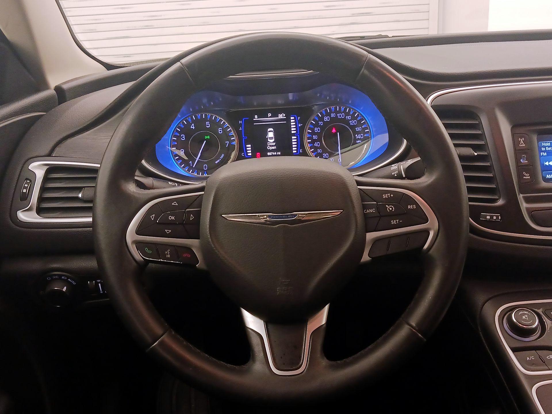Thumbnail: 2017 Chrysler 200 - 10