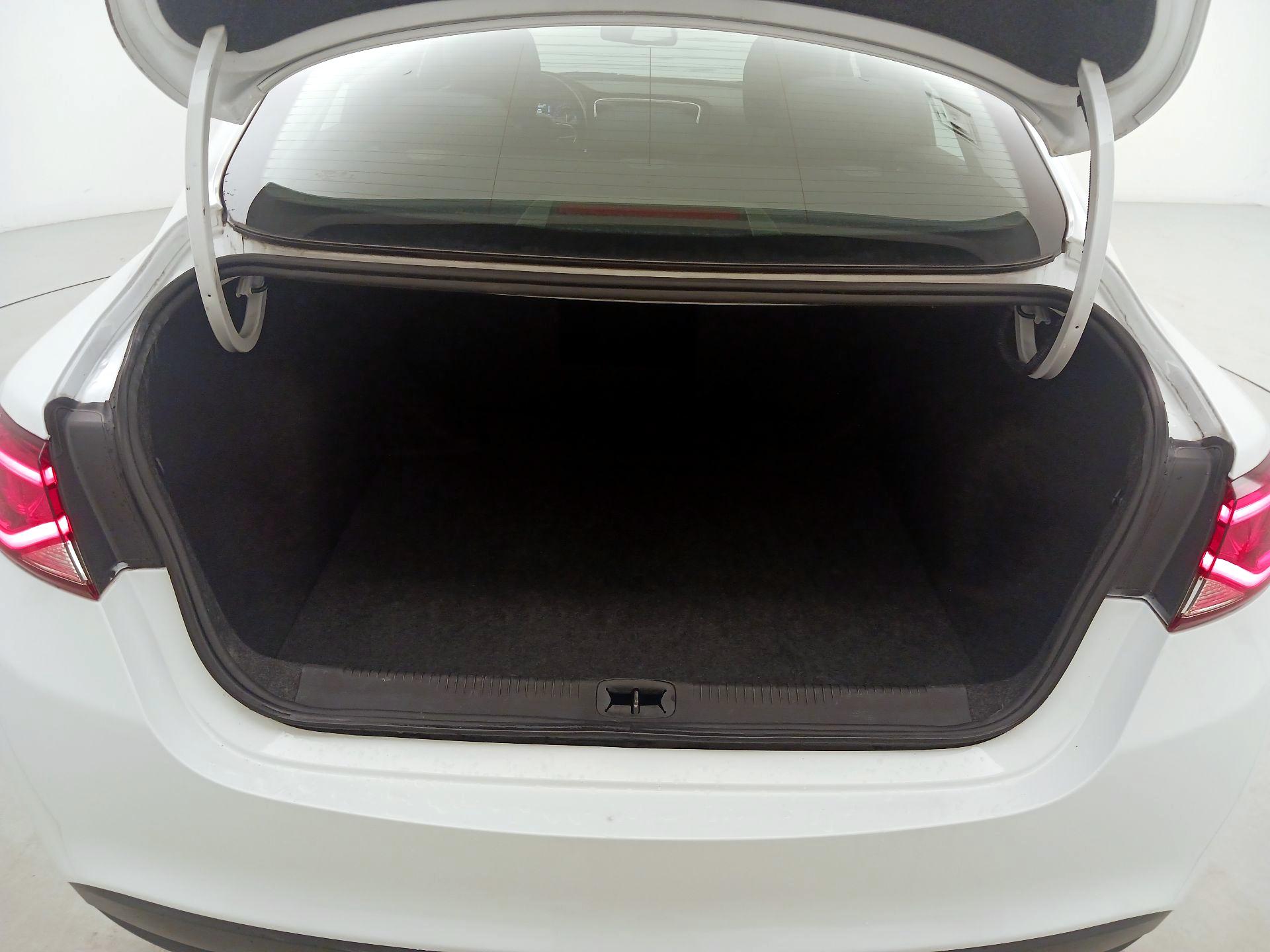 Thumbnail: 2017 Chrysler 200 - 19