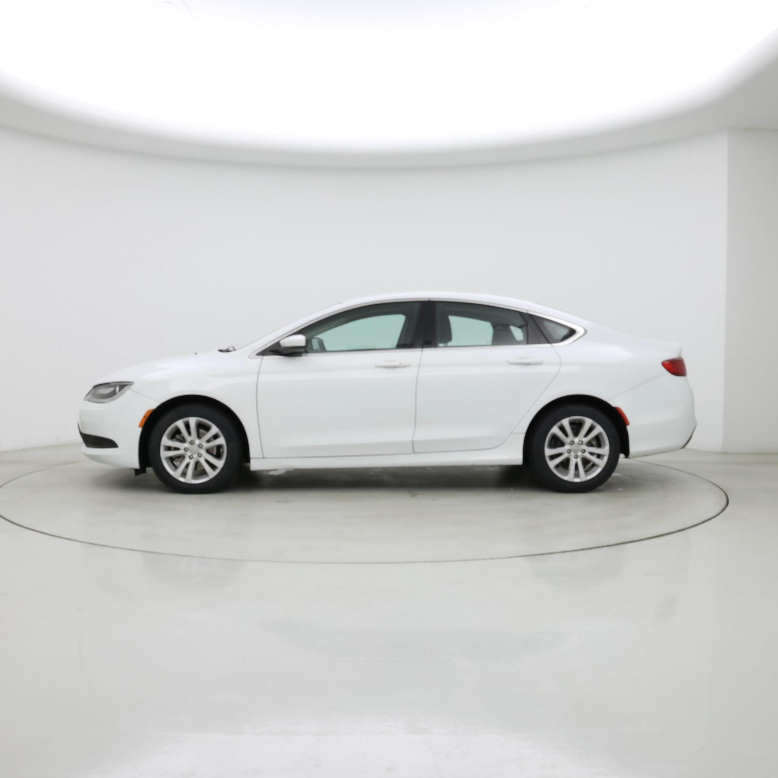 Thumbnail: 2017 Chrysler 200 - 3