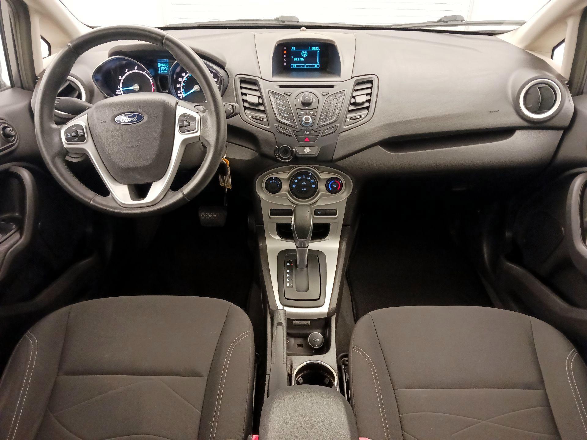 Thumbnail: 2014 Ford Fiesta - 9