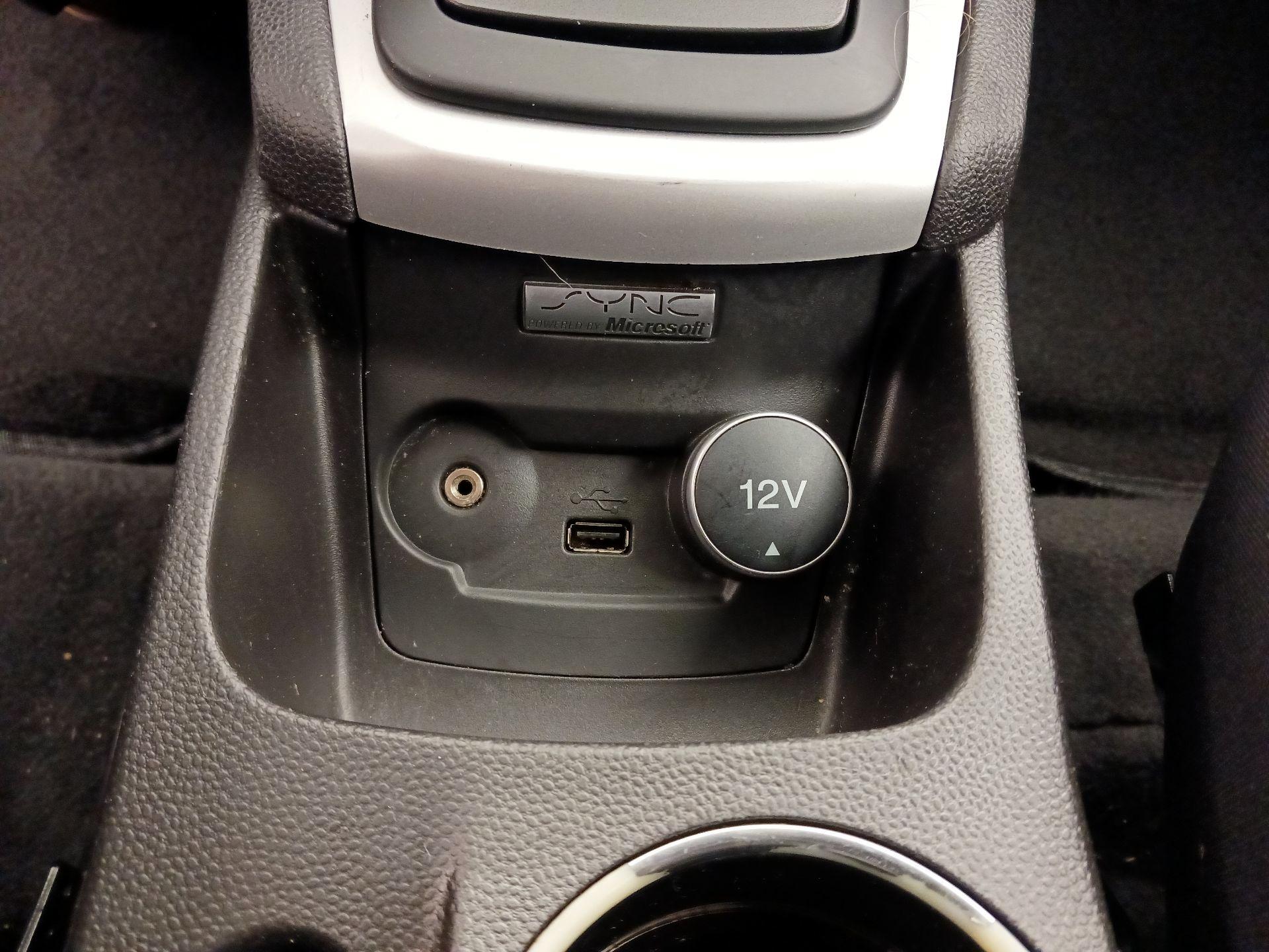 Thumbnail: 2014 Ford Fiesta - 17
