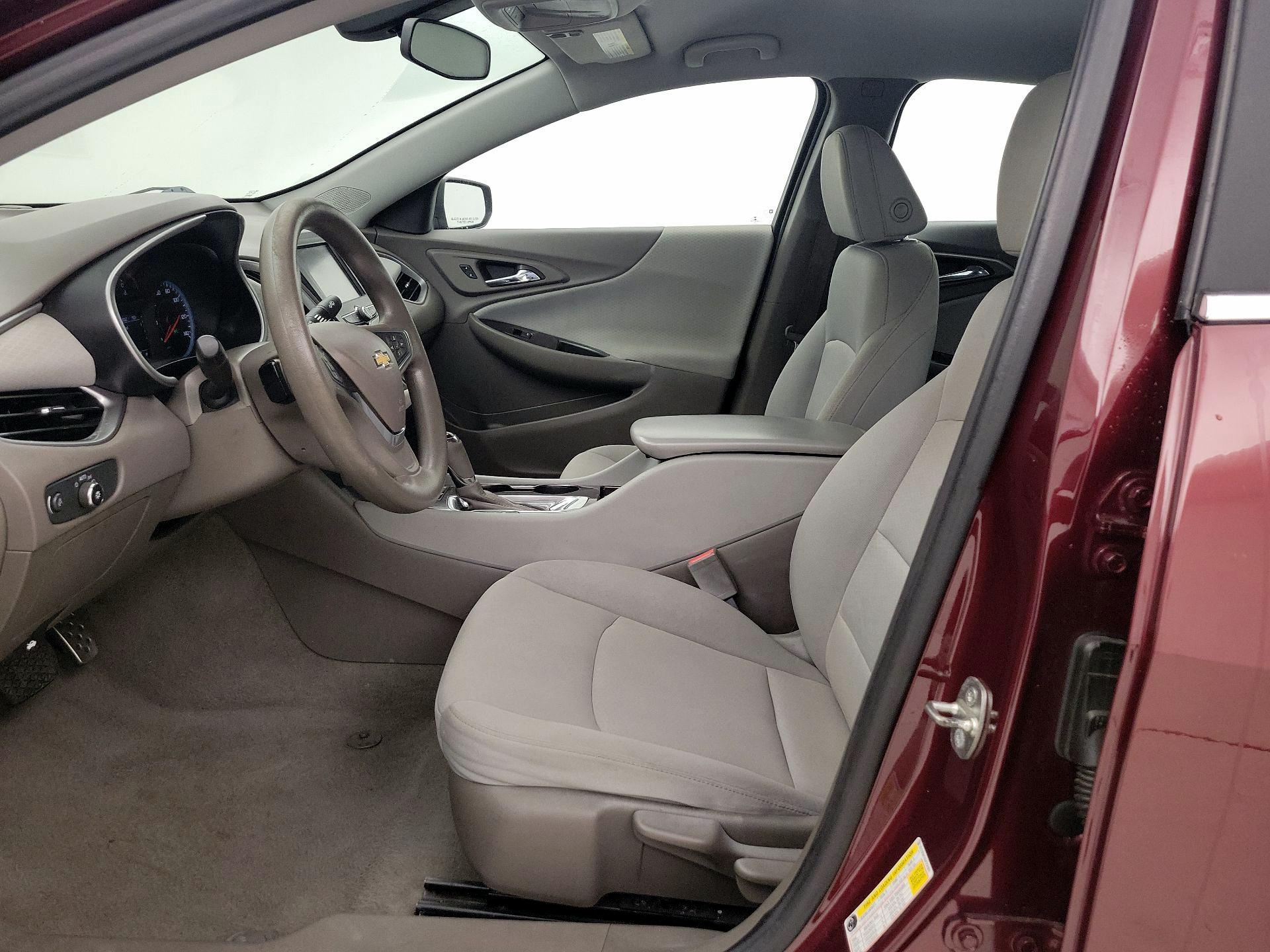 Thumbnail: 2016 Chevrolet Malibu - 11