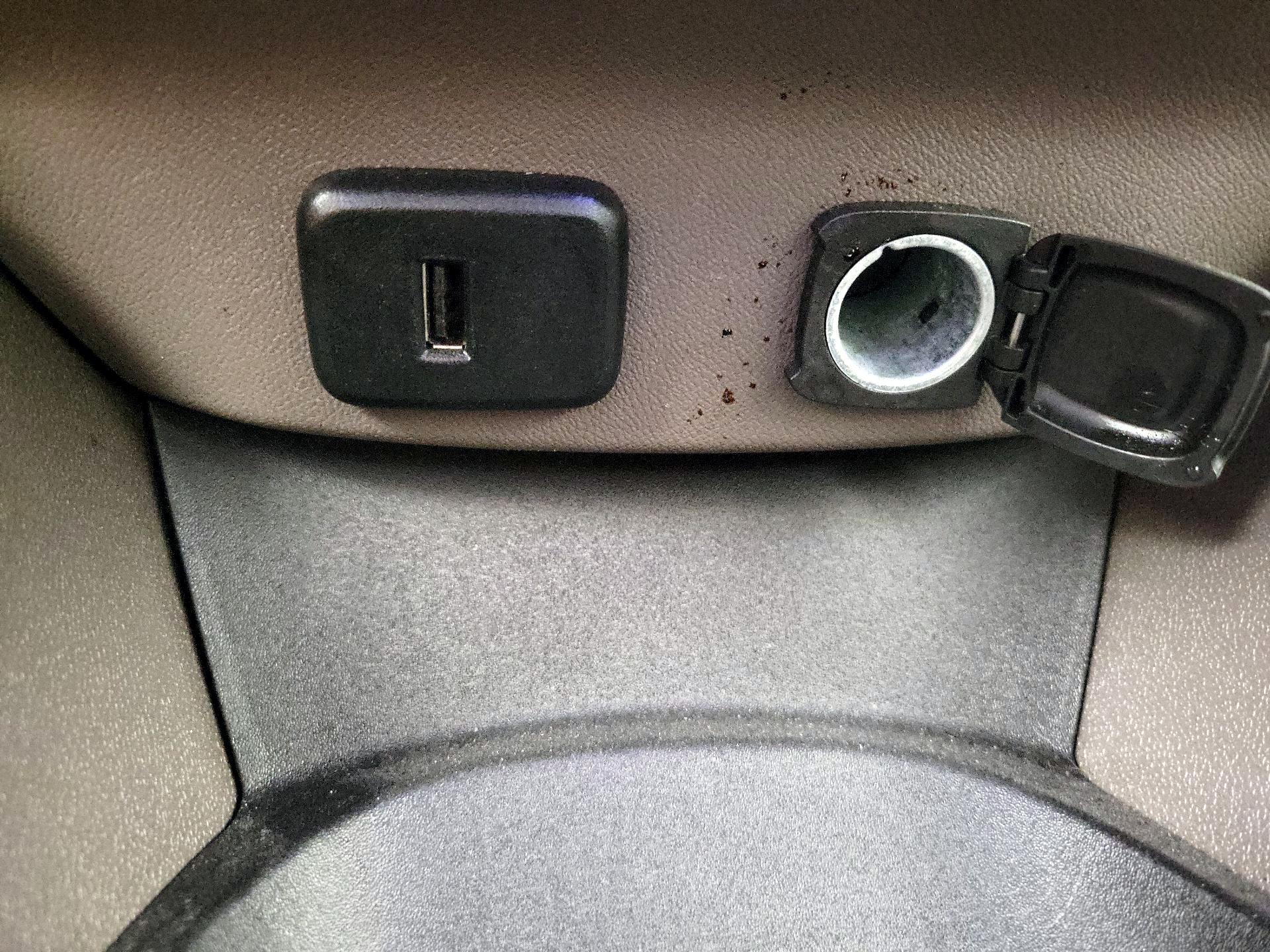 Thumbnail: 2016 Chevrolet Malibu - 18
