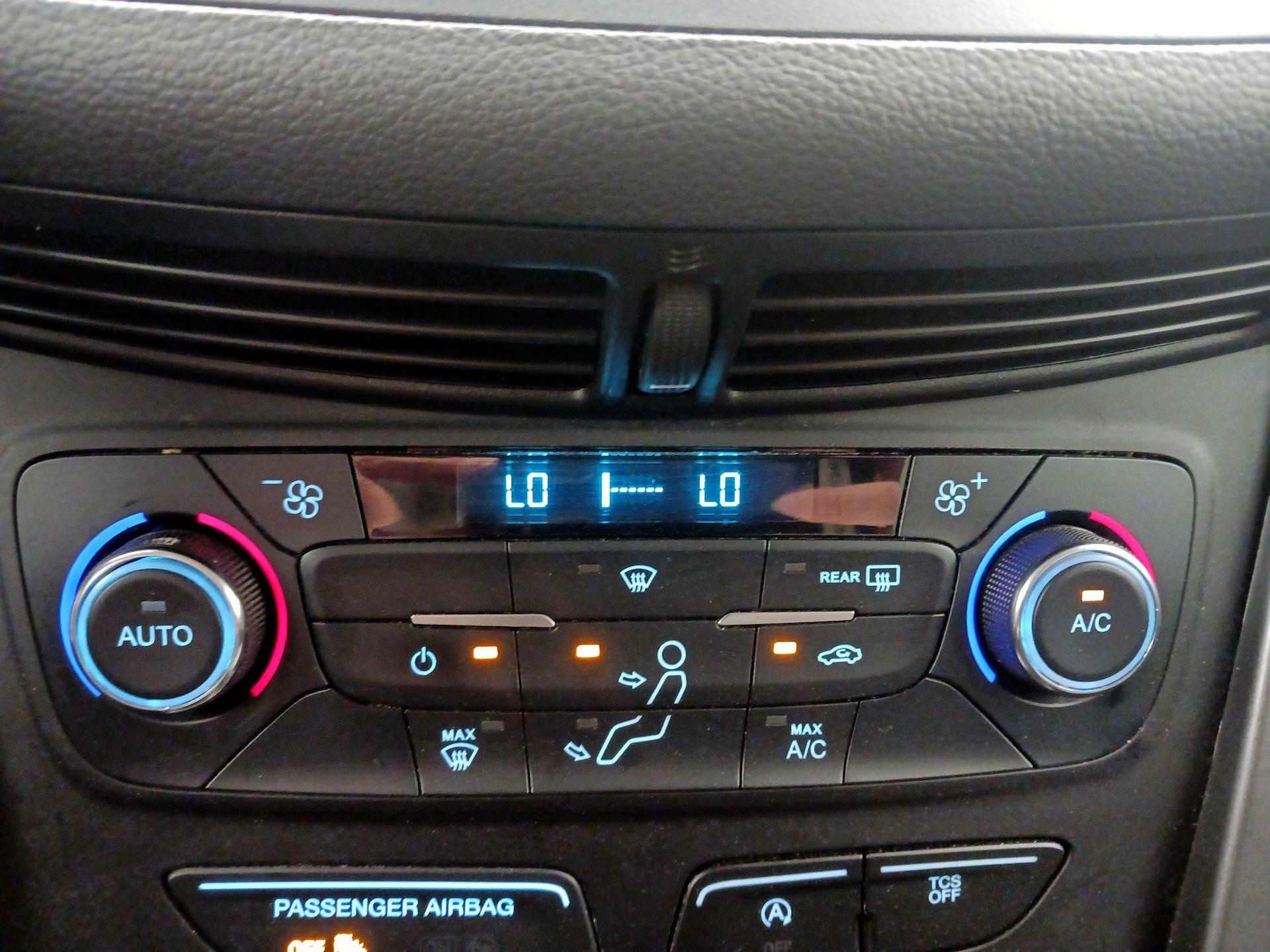 Thumbnail: 2017 Ford Escape - 16