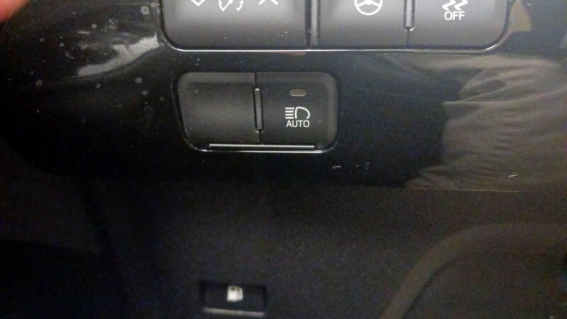 2022 Toyota Prius XLE 13