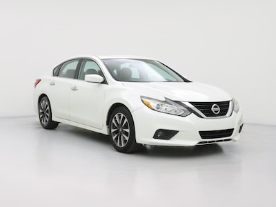 White 2017 Nissan Altima SV