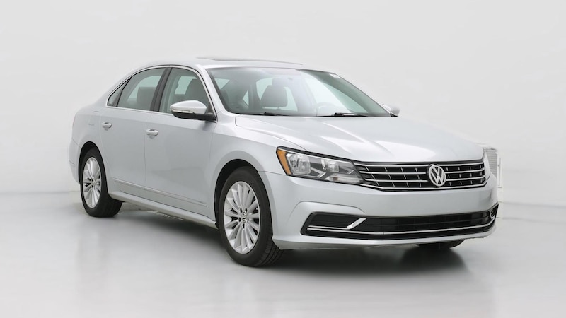 2017 Volkswagen Passat SE Hero Image