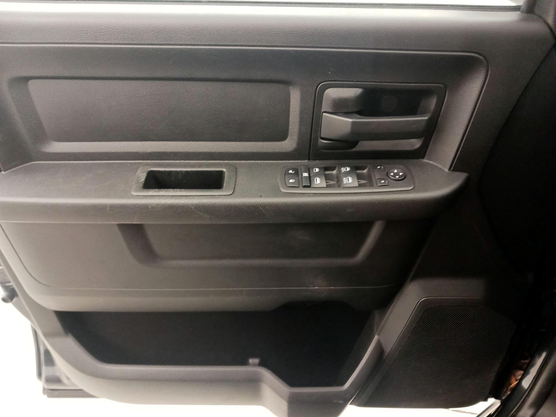 Thumbnail: 2021 RAM 1500 Classic - 12