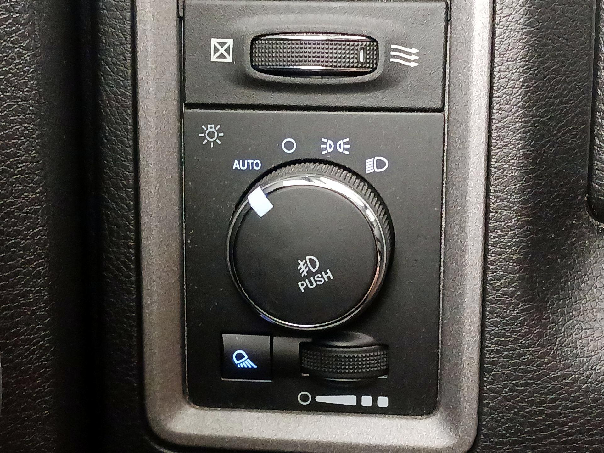 Thumbnail: 2021 RAM 1500 Classic - 13