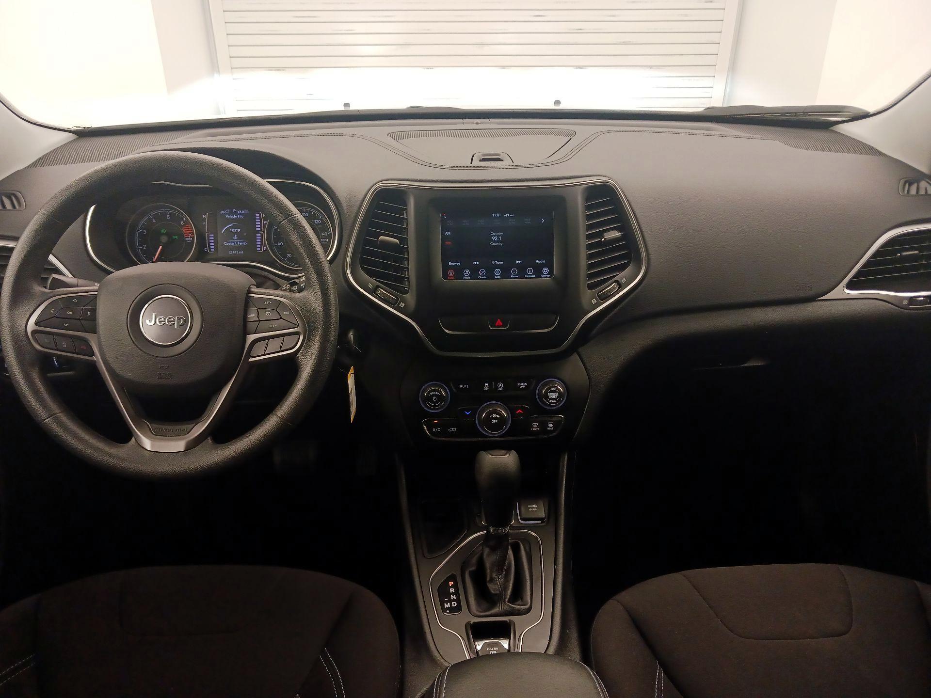 Thumbnail: 2019 Jeep Cherokee - 9