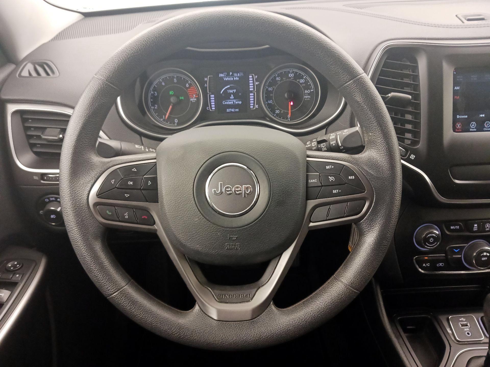 Thumbnail: 2019 Jeep Cherokee - 10