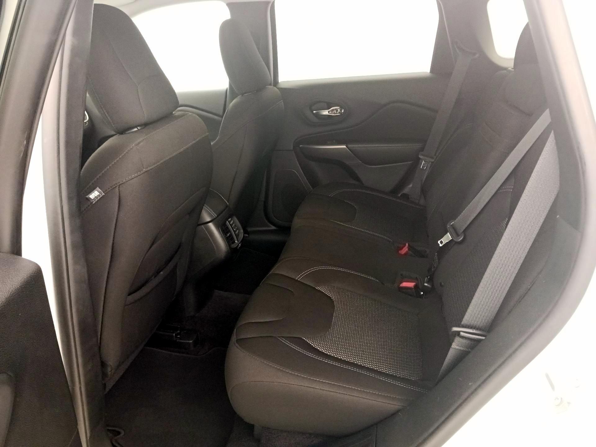 Thumbnail: 2019 Jeep Cherokee - 19