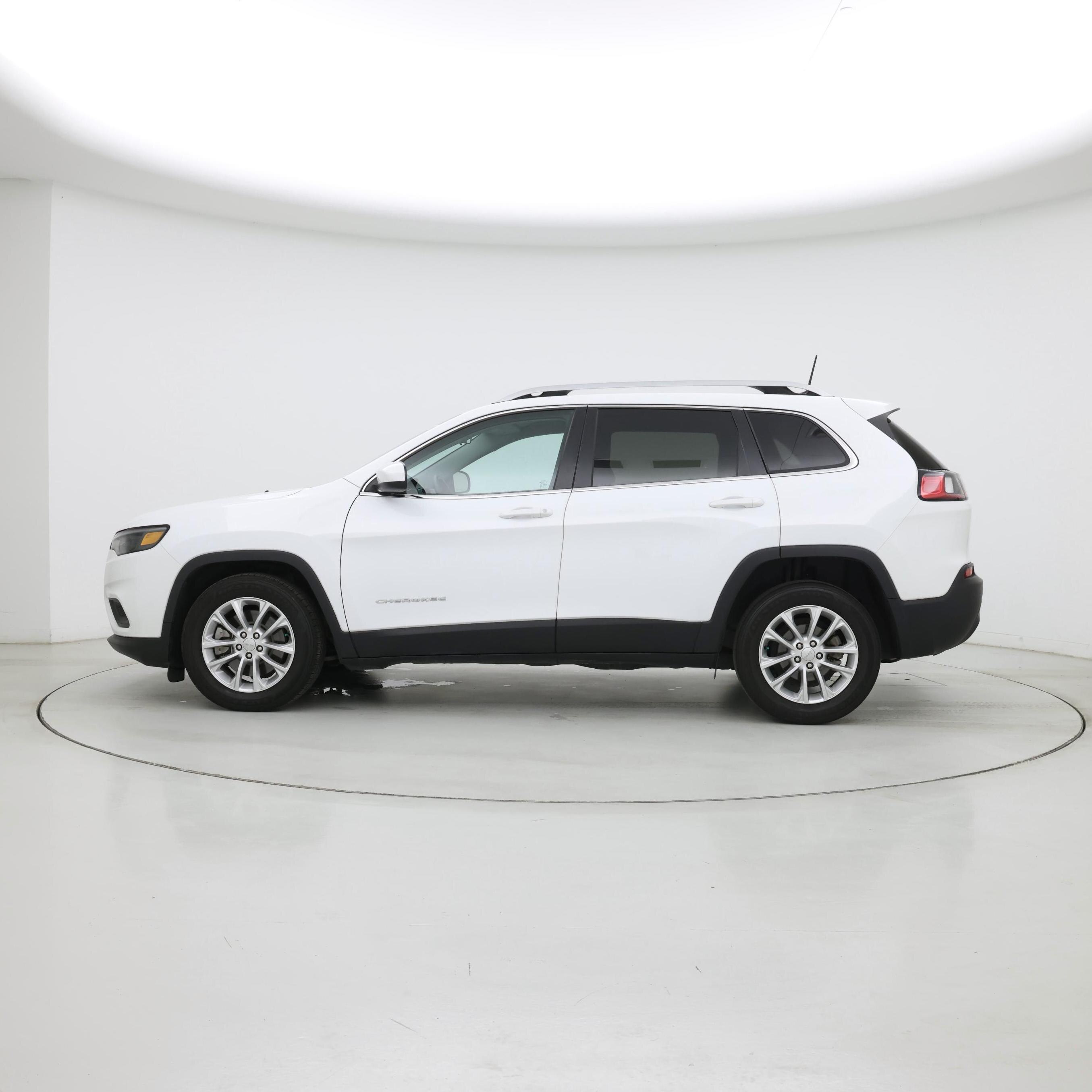 Thumbnail: 2019 Jeep Cherokee - 3