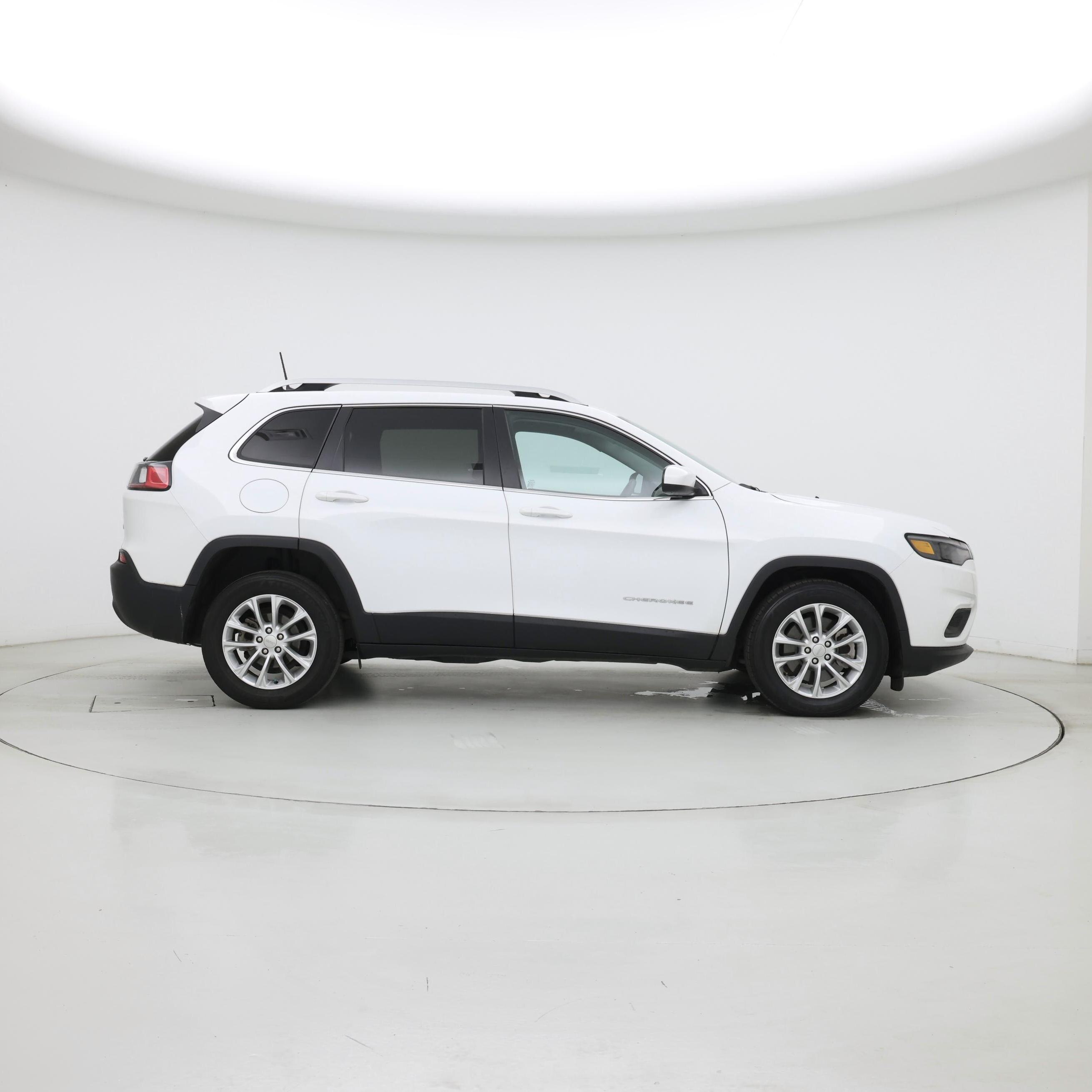 Thumbnail: 2019 Jeep Cherokee - 7