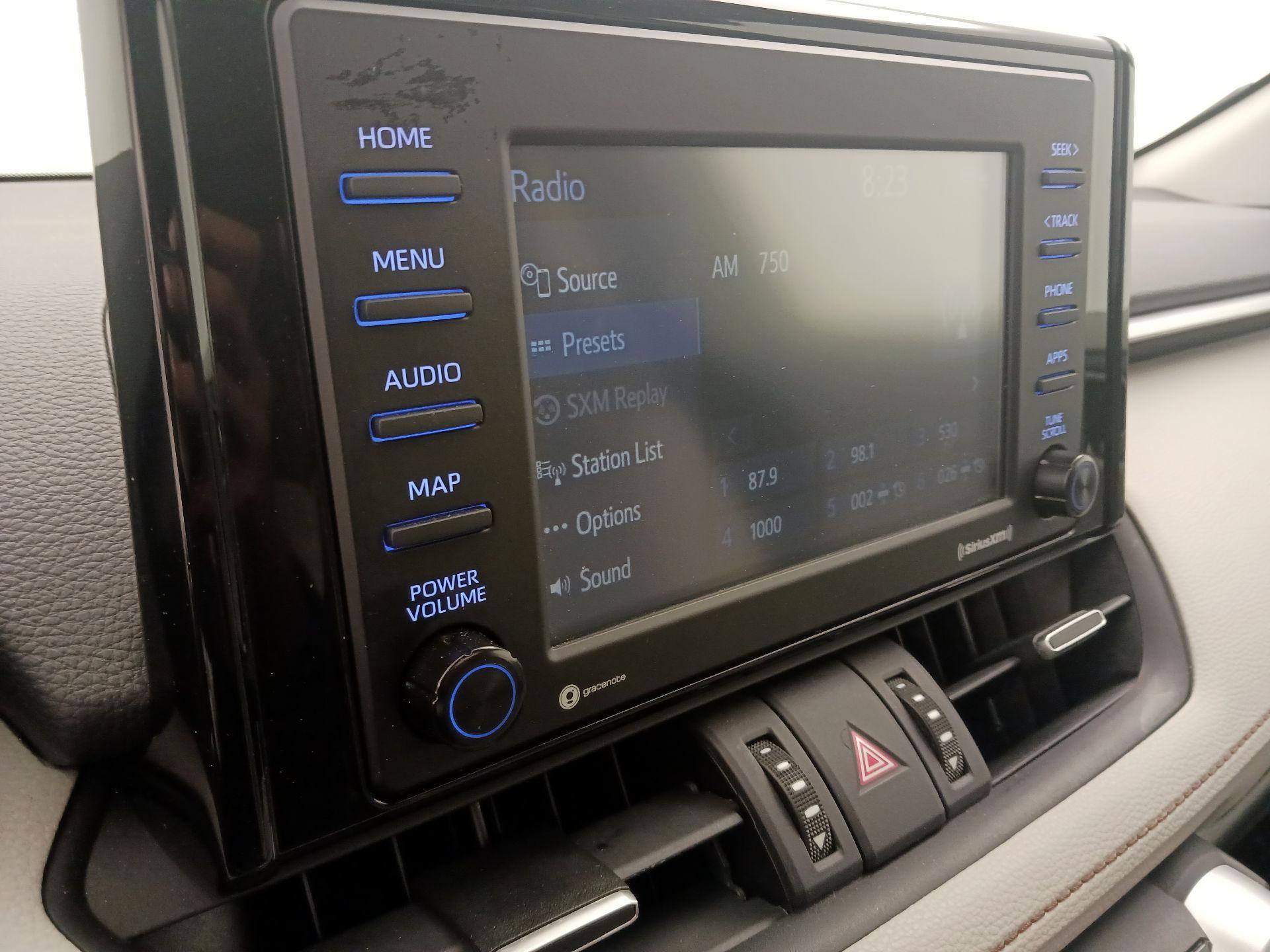 Thumbnail: 2020 Toyota RAV4 - 15