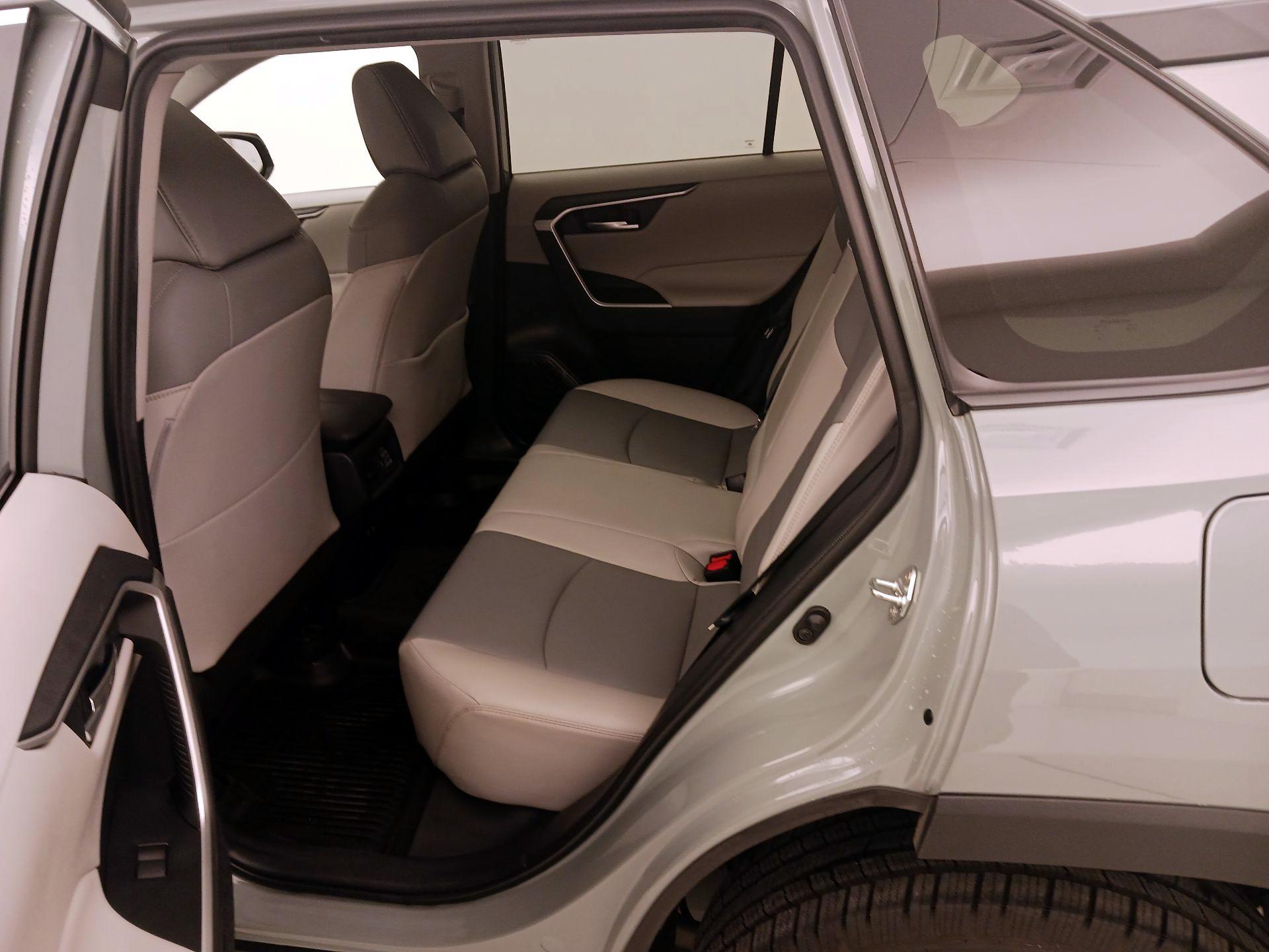 Thumbnail: 2020 Toyota RAV4 - 20