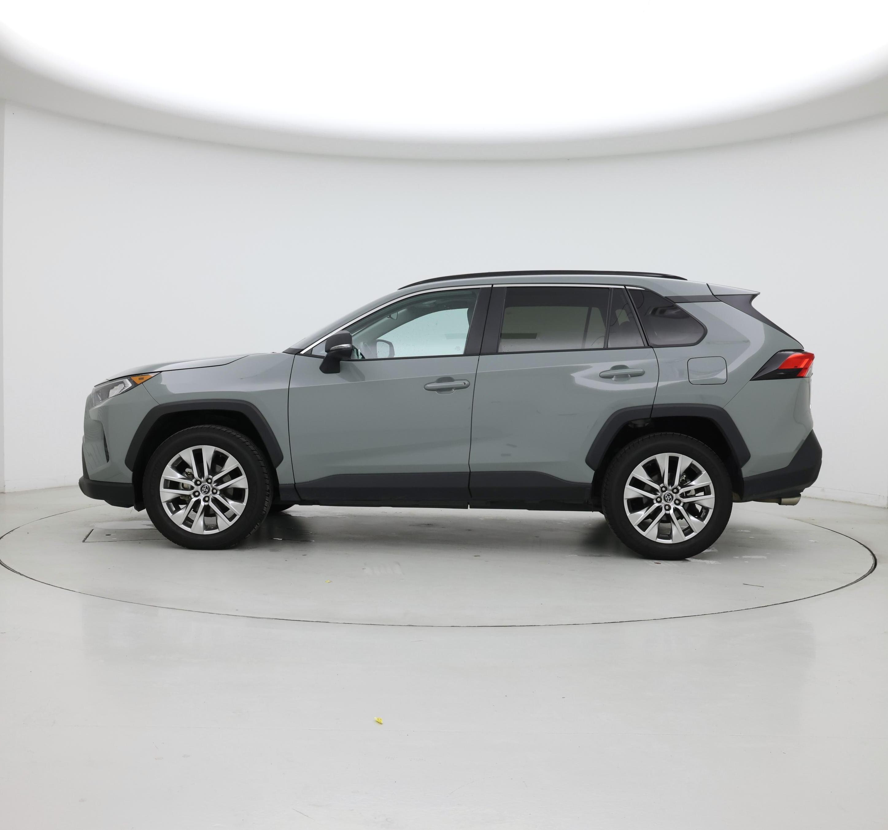 Thumbnail: 2020 Toyota RAV4 - 3