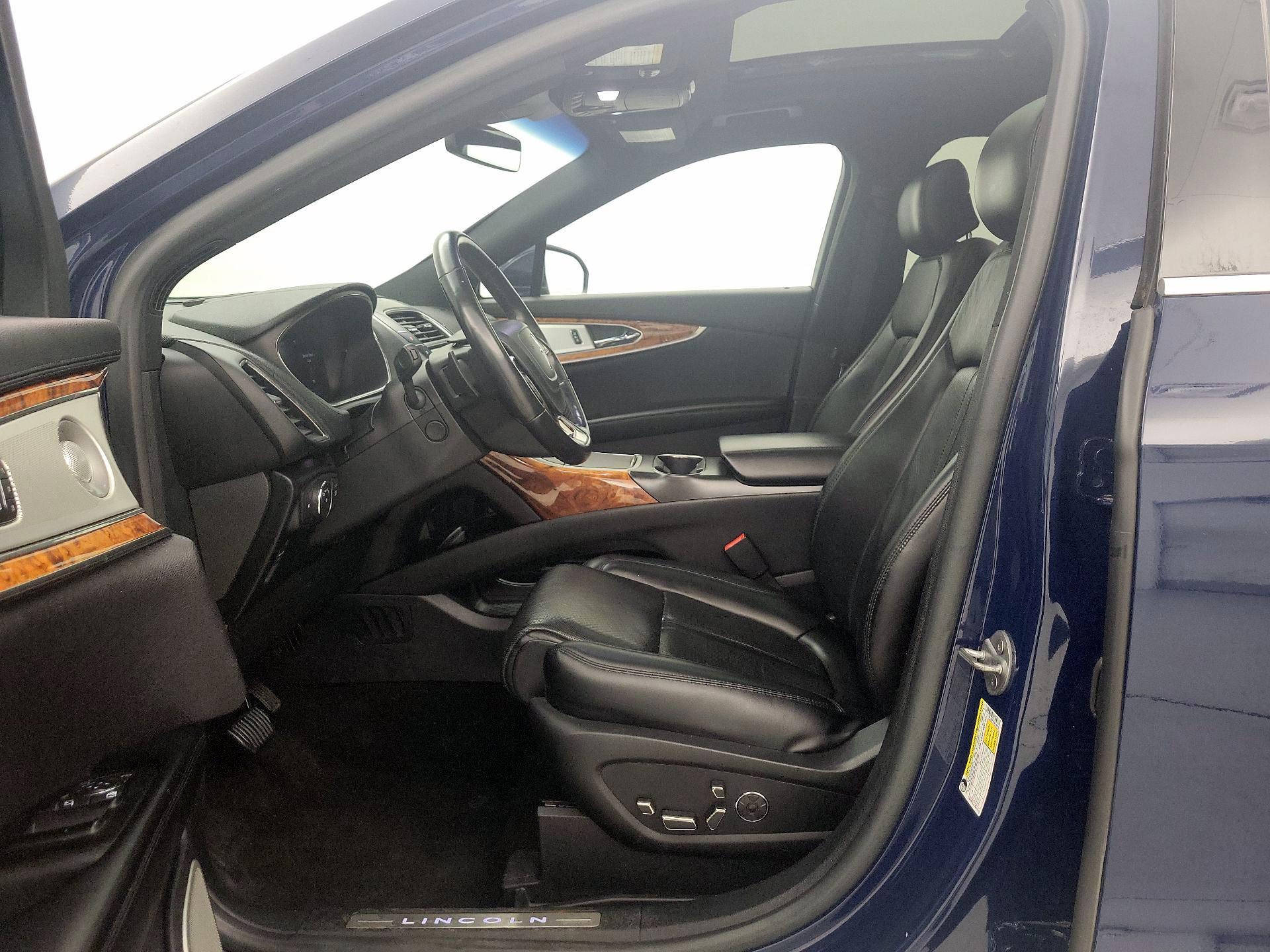 Thumbnail: 2019 Lincoln Nautilus - 11