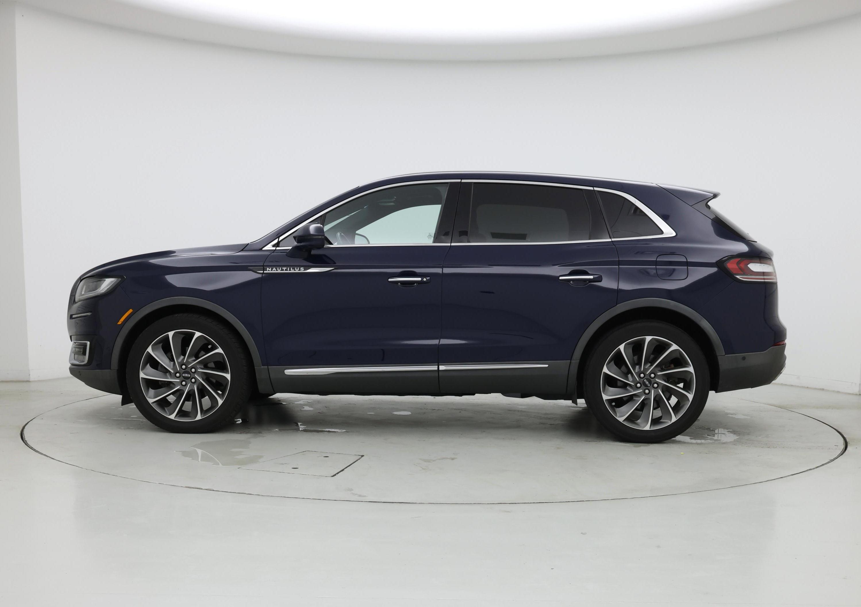 Thumbnail: 2019 Lincoln Nautilus - 3