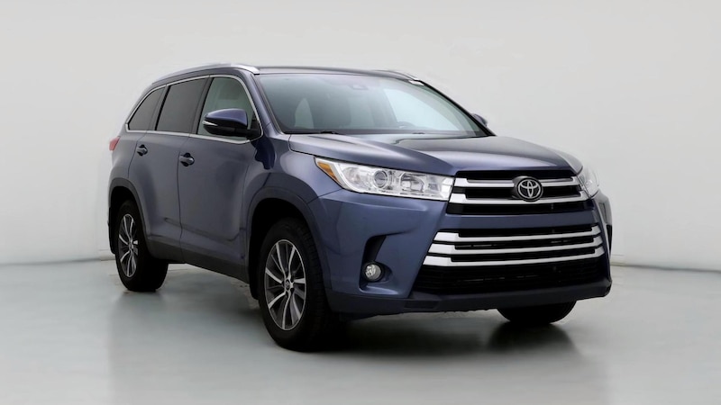 2019 Toyota Highlander SE Hero Image