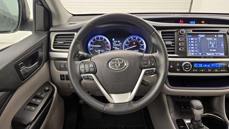 2019 Toyota Highlander SE 10