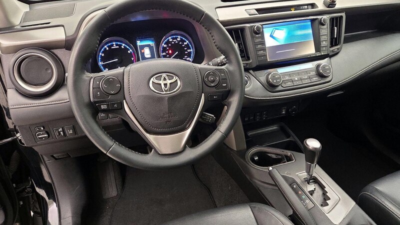 2017 Toyota RAV4 Limited 9