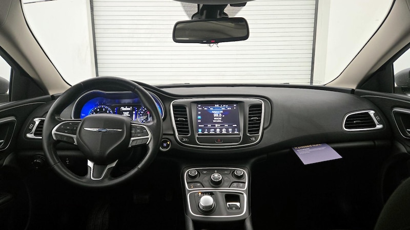 2016 Chrysler 200 Limited 9