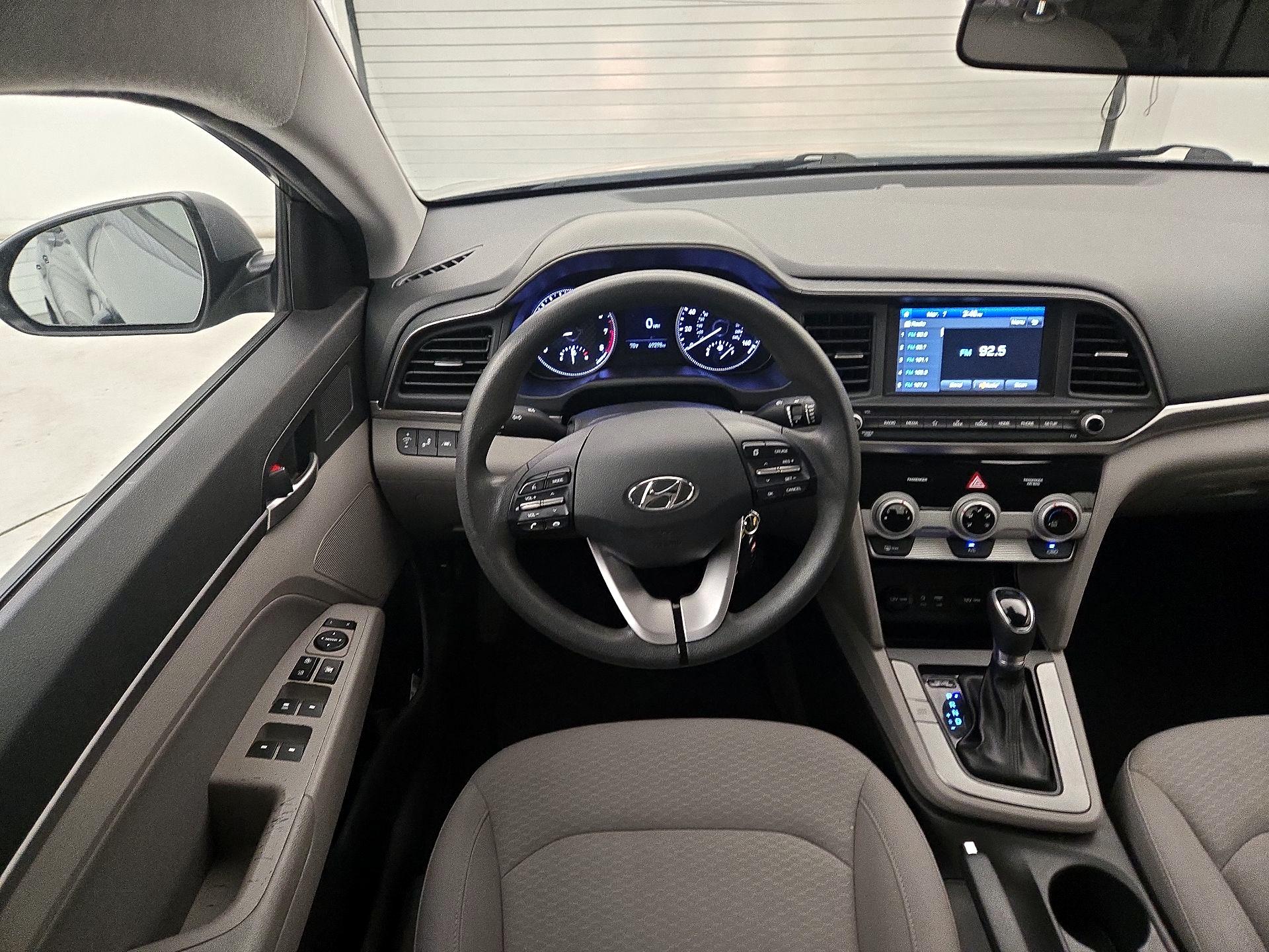 Thumbnail: 2019 Hyundai Elantra - 10